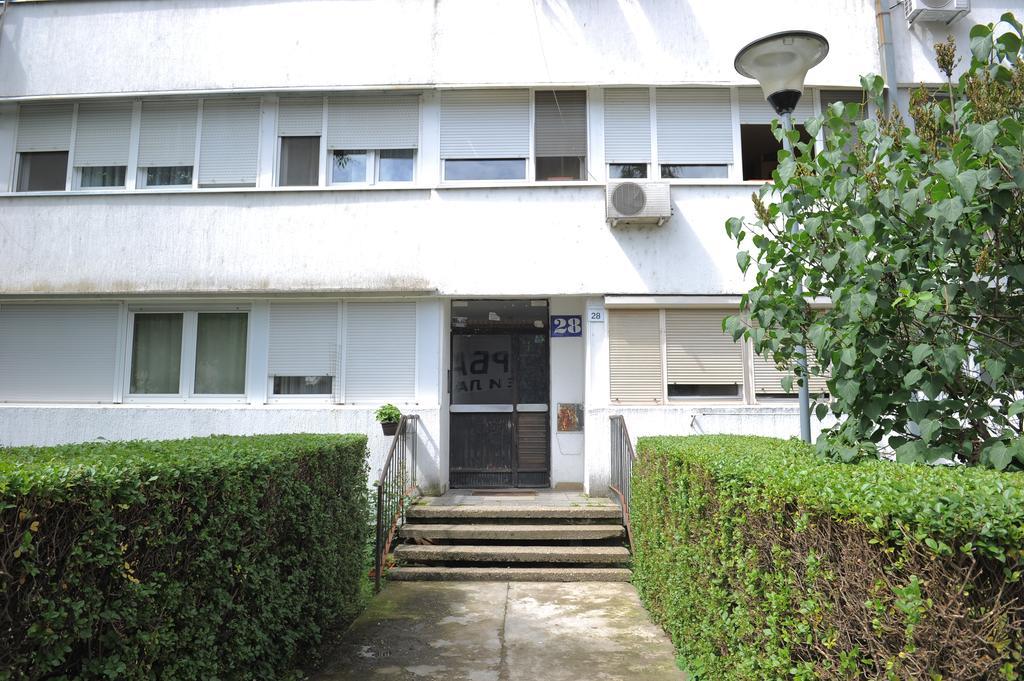 Apartment Daca Stan Belgrad Exterior foto